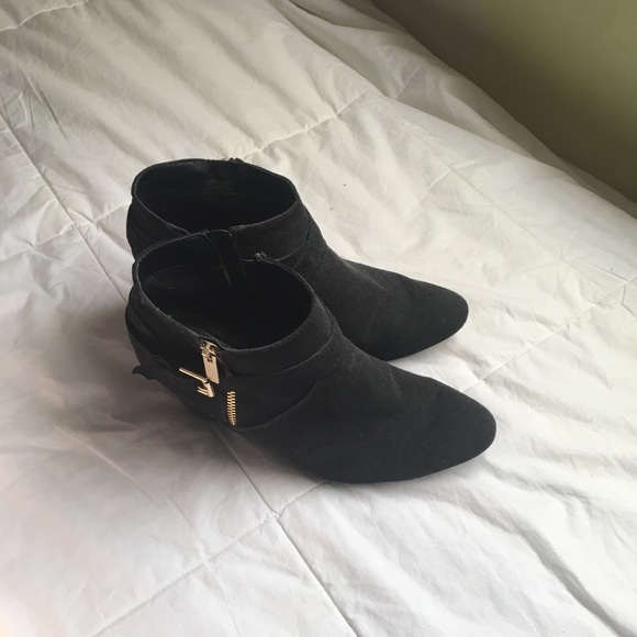 Black size 10 booties. Lightly used. - Picture 1 of 7